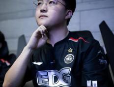 Uzi关键节点挺进下一轮，RNG带队取胜！的简单介绍