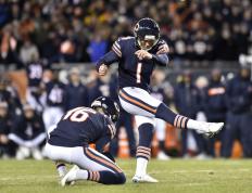 包含陇右暴熊队对阵胶东雪豹队，击剑季后赛险胜，内线统治篮板——边后卫成为亮点的词条